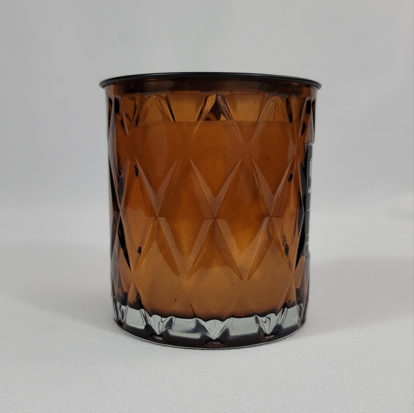 Darsee & David's Madagascar Vanilla & Cedar 1-Wick Glass Jar Candle - Picture 4 of 10
